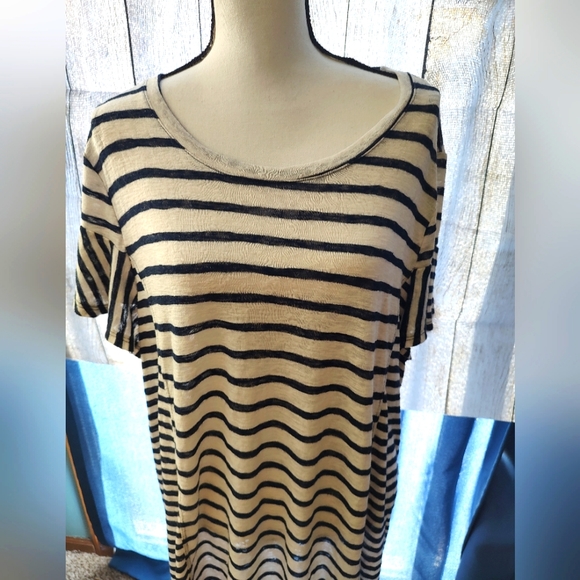 Lane Bryant size 26/28 navy striped flowy tunic - Picture 2 of 4